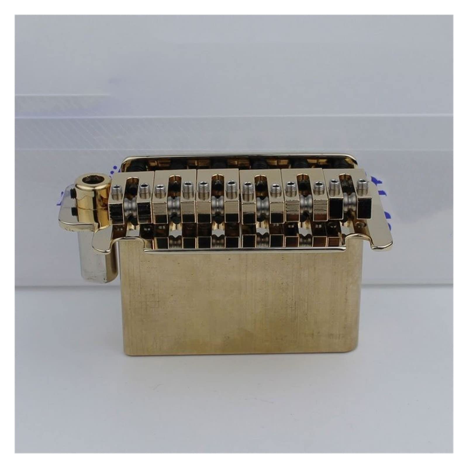 Parti di ricambio chitarra 1 Set Guitar Electric Tremolo Bridge Tremolo System Brass Sella E Ottone Base BASSA GOLD