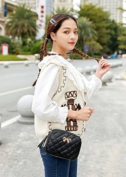 最終お値下げ早いもの勝ち！！新品、未使用ホワイト ショルダーバッグ ロゴ付き Amazon.co.jp: ショルダーバッグ レディース 斜めがけ 軽い 小さめ