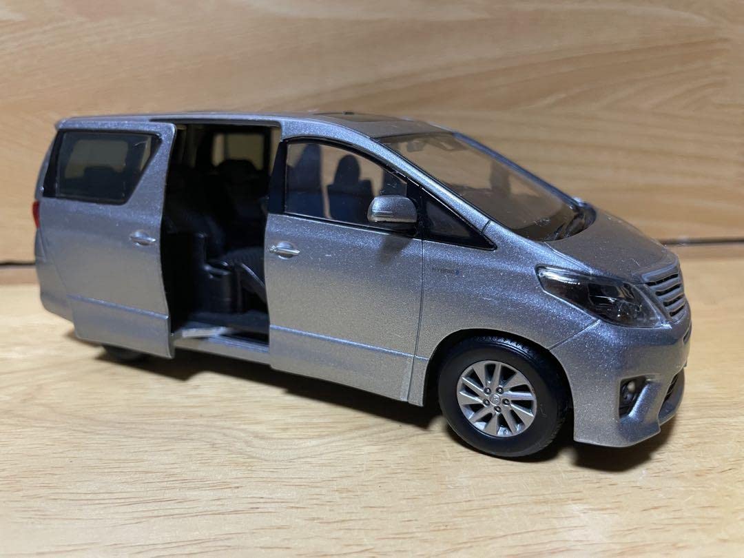 トヨタ　アルファード　カラーサンプル　ミニカー Amazon | トヨタ アルファード 40系 カラーサンプルミニカー