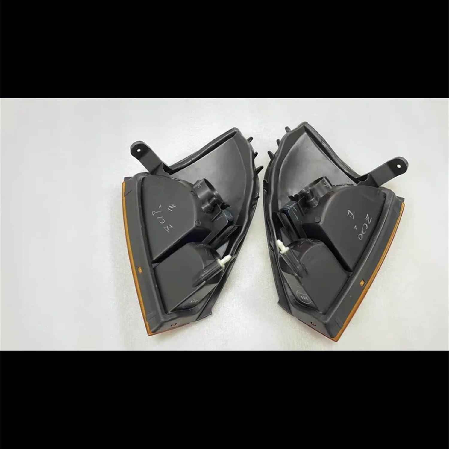Car Front Bumper US Version Corner Light Side Lamp Turn Signal Light Compatible With Toyota Lc95