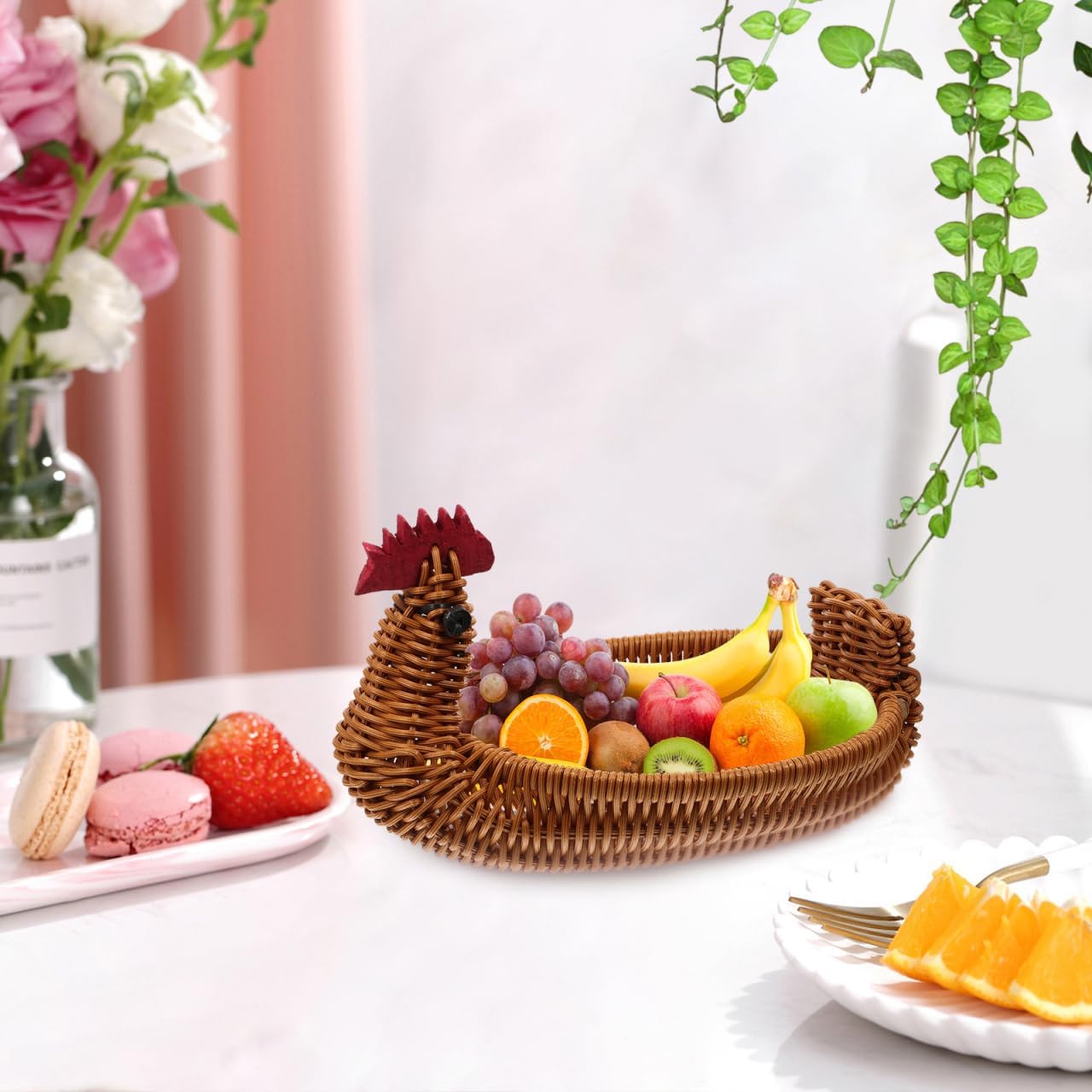 Luxshiny Brown Pp Wicker Storage Basket with Chicken Design Ventilated Hollow Weave Fruit Basket for Kitchen Counter Lightweight Organizer for Snacks and Bread Easy Grip Handle 11.41 * 8.26 * 5.9in