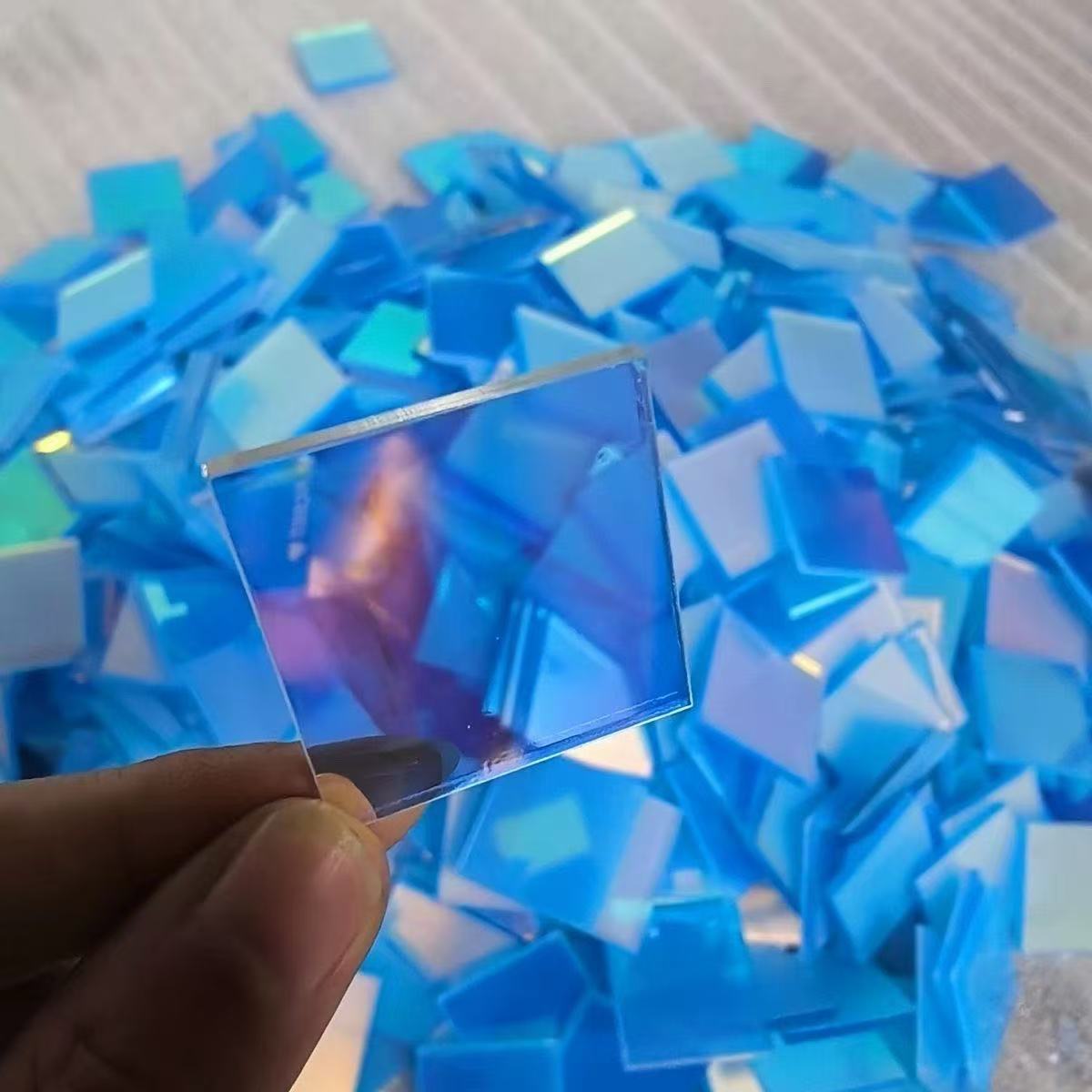 Image of 100pcs Mini Holographic Acrylic Blocks 1 /8 inch Thick, Rainbow Acrylic Sheet Plexiglass Sheets 3 /4 inch x 3 /4 inch for DIY Crafts, Art Deco, Light & Shadow Artwork (100, Iridescent, 0.79 inchx0.79 inch)