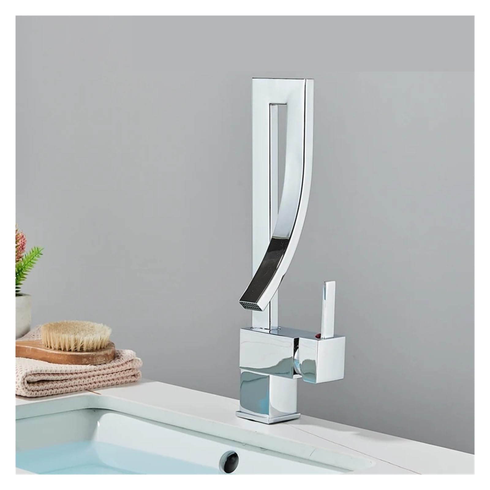 Robinet mitigeur carré pour créer une salle de bains style hôtel spa