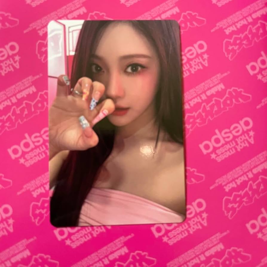 Amazon.co.jp: aespa ニンニン トレカ Hot Mess Poster Ver. : ホビー