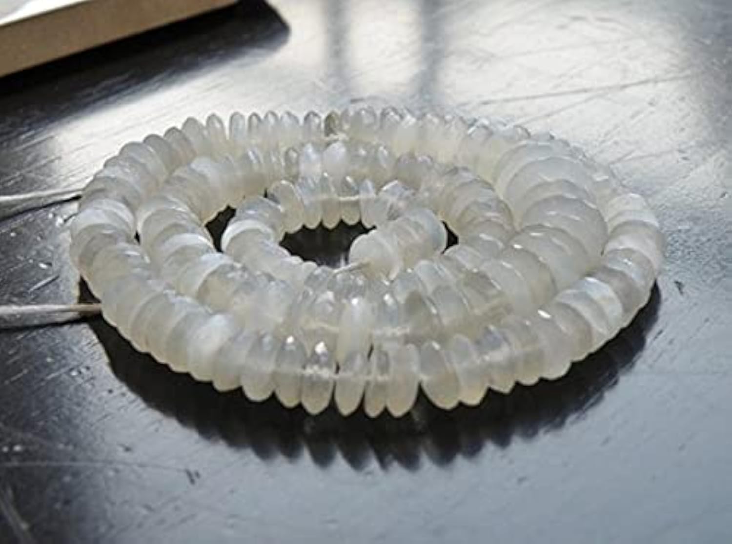 Pierre de lune blanche facettée allemande 7mm perles haut de gamme pour création bijoux