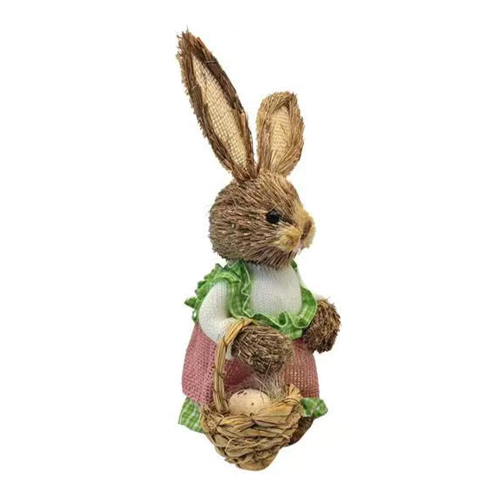 Lapin de Pâques tressé sur la cheminée pour une fête de vacances