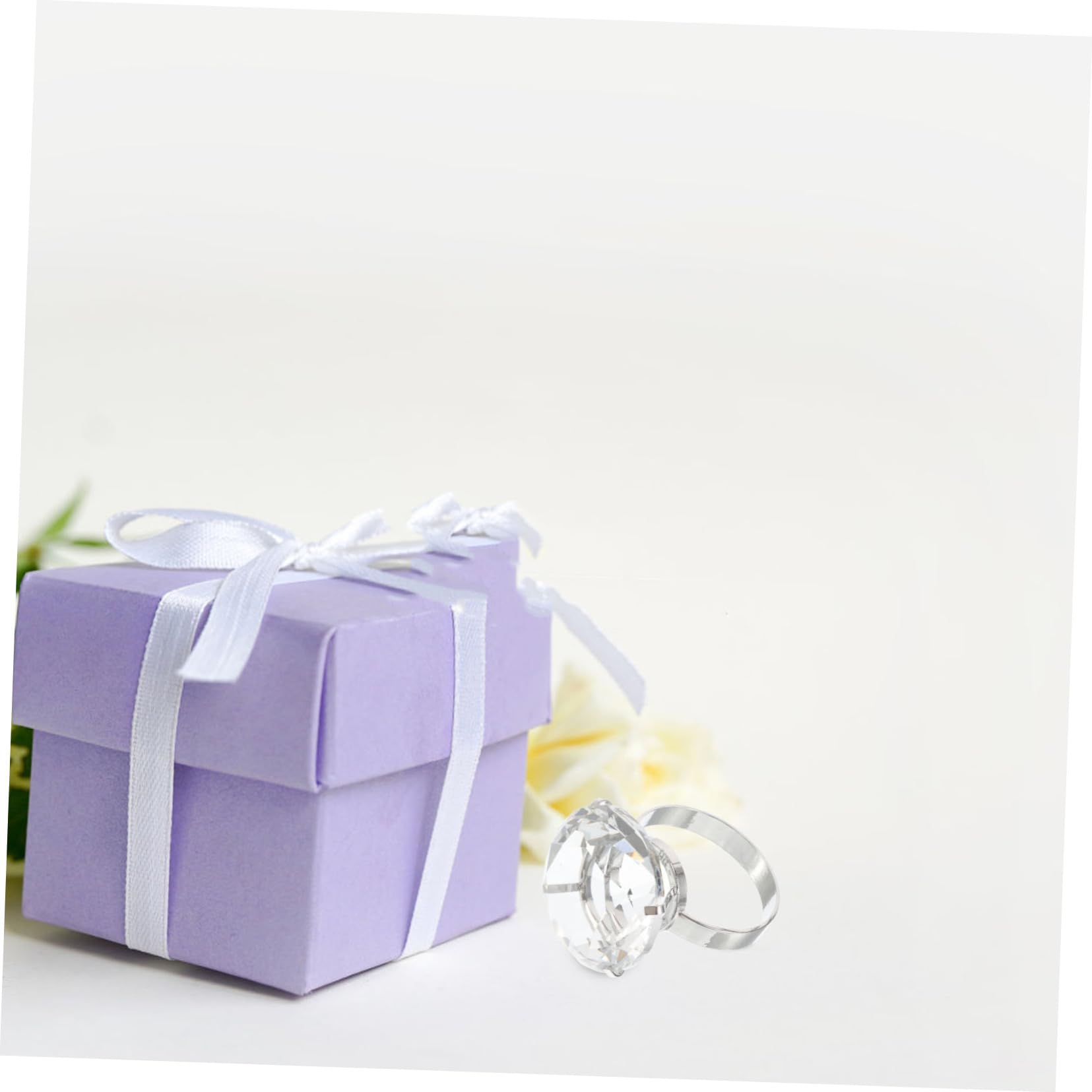 HANABASS Bague de Mariage Factice en Verre et Alliage, Décoration Essentielle pour Décorations de Mariage, Accessoire Unique pour Photos et Célébrations de Fiançailles