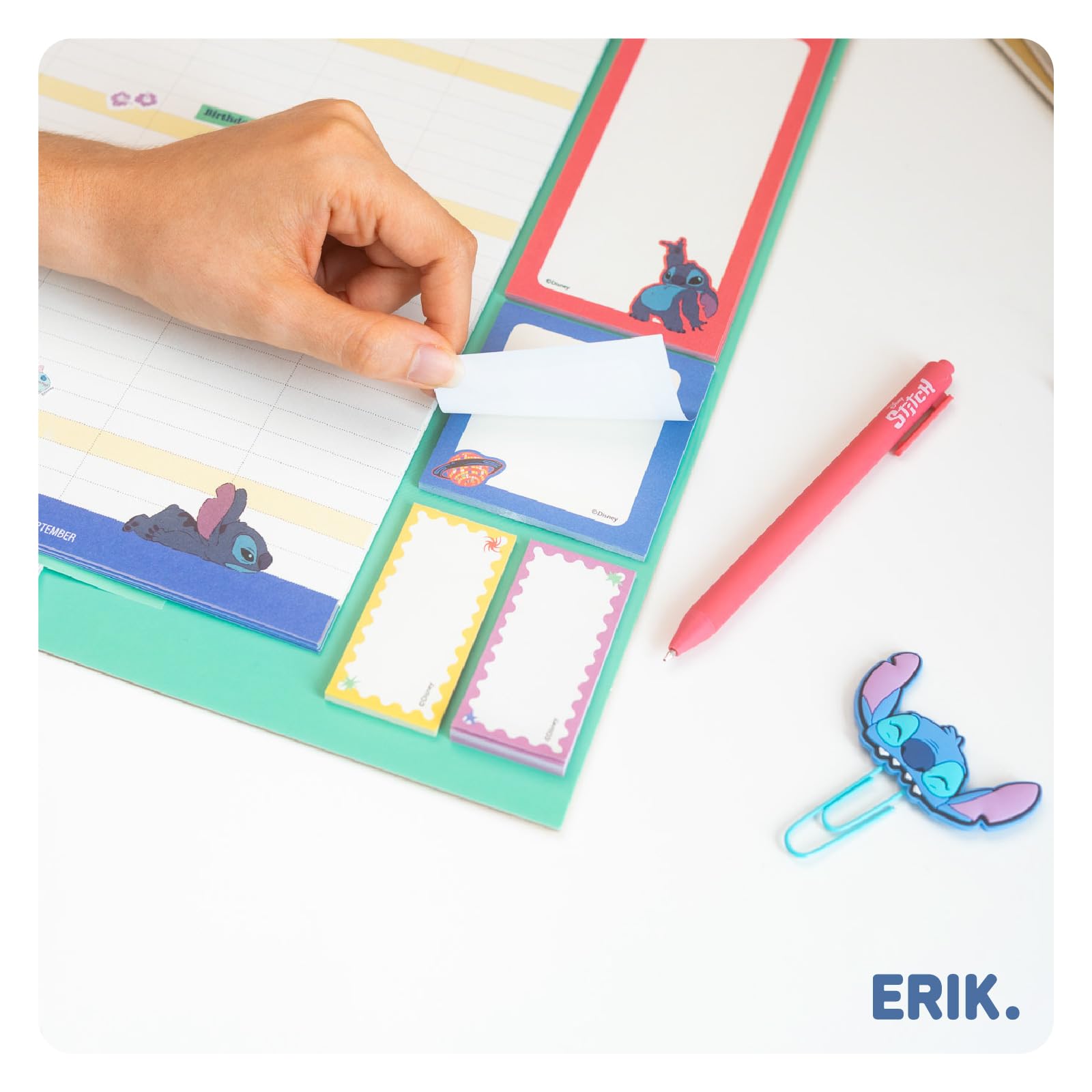 Grupo Erik Calendrier Disney Stitch 16 mois Septembre 2025 à Décembre 2026 Planificateur Mensuel Familial avec Crochet