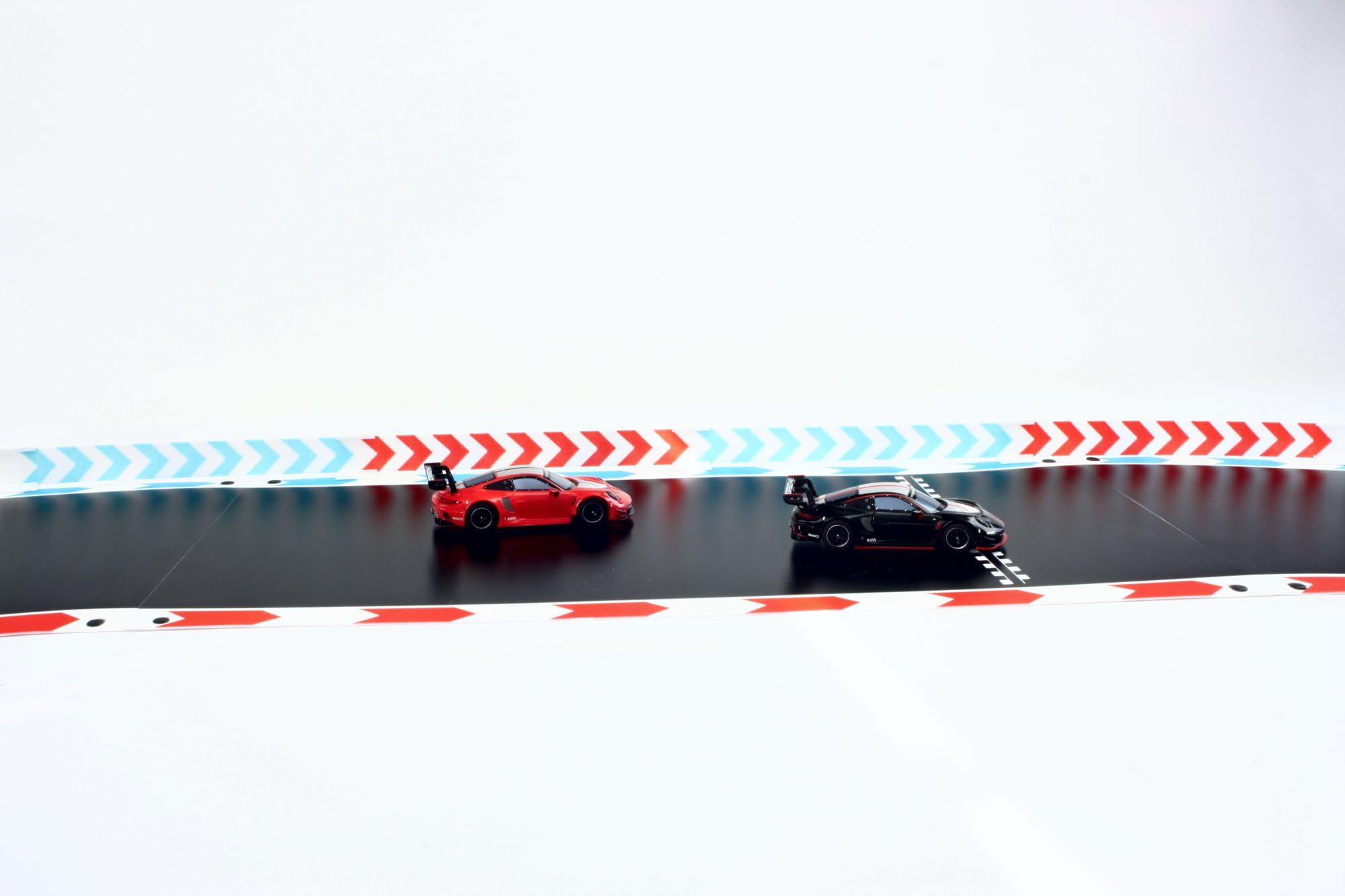 Overdrive-Racing Leitplanken mit Pfeilen für Carrera Hybrid - 1,75m / 6,30m / 12,20m - Begrenzung Kurven Gerade Bande Zaun Fangzaun, Farbe:Weiß-Rot, Länge:6.30 Meter
