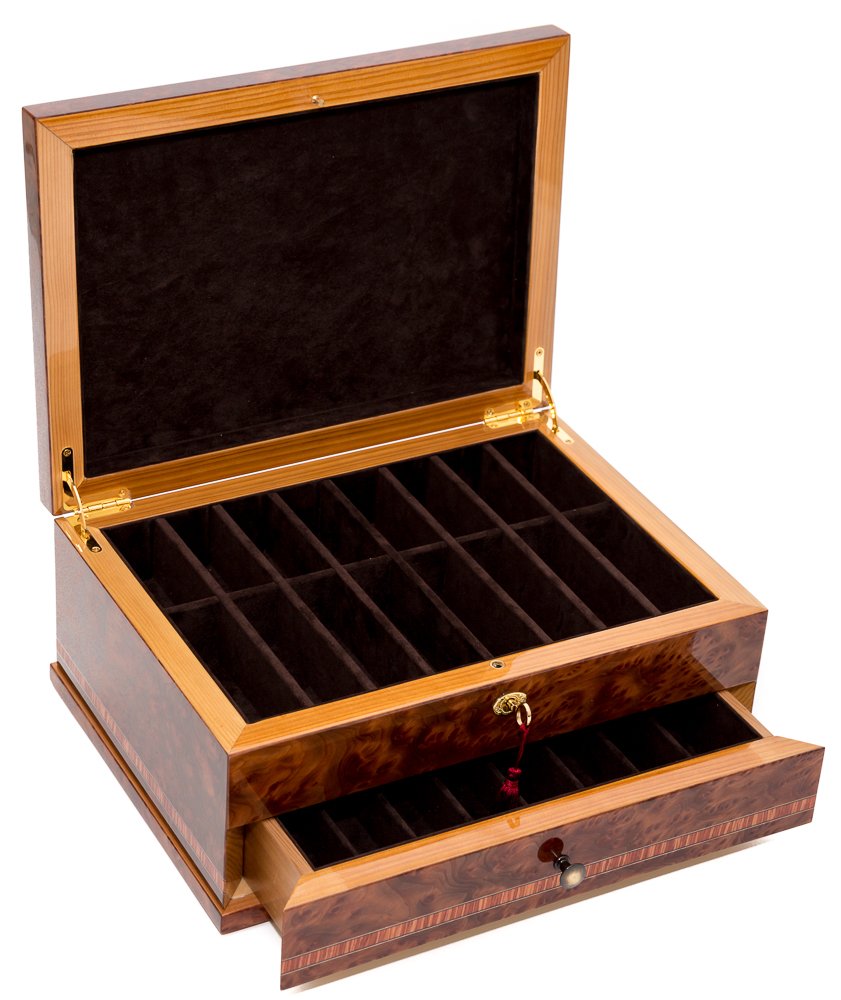 Valentino Milano Montenapoleone: Collezioni Donna E Uomo Di