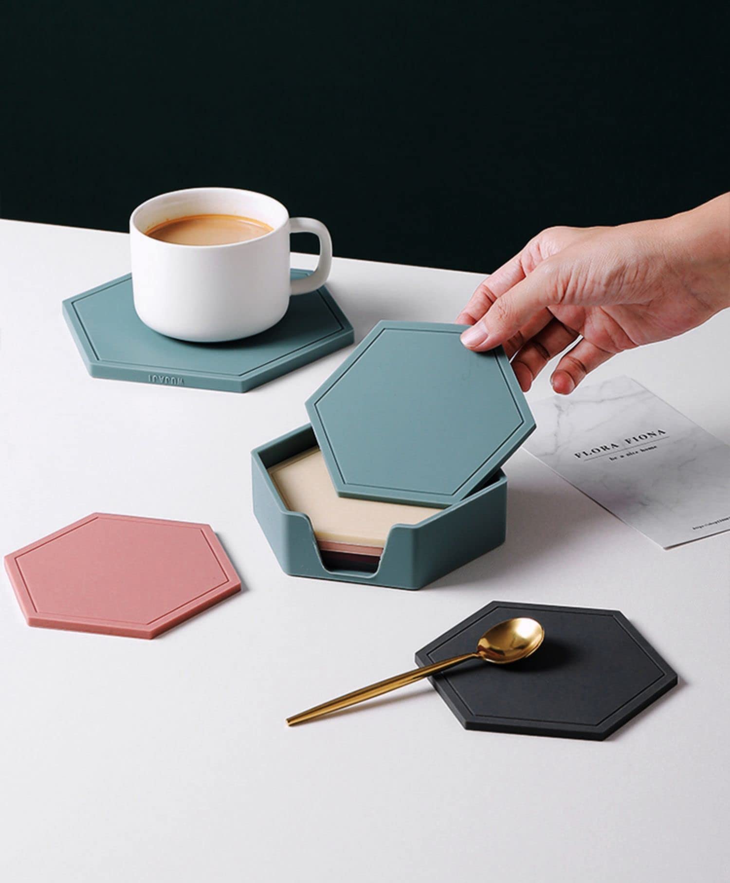 Amazon｜コースター シリコン製 6枚セット 収納ケース付き 組み合わせ