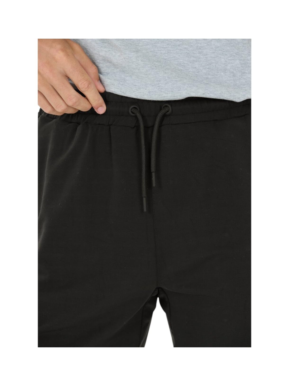 VIRTUS Patrick V3 Sweat Pantaloncini da uomo comodi, elastici ed eleganti. I pantaloncini corti perfetti per tutti i giorni, palestra e tempo libero.