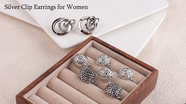 Kakonia Set di 8 paia di orecchini a clip per donne in oro, orecchini a cerchio con clip in argento, orecchini a cerchio intrecciati, non piercing finti, Argento