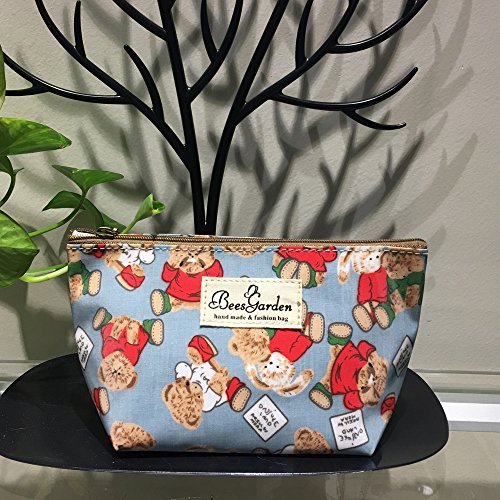 最安値 Kei 可愛いユニークポーチ 小物入れ 軽い 軽量 防水 旅行も便利 撥水する防水ポーチ トラベルポーチ メイクポーチ 化粧ポーチ S Bear柄 青の価格比較