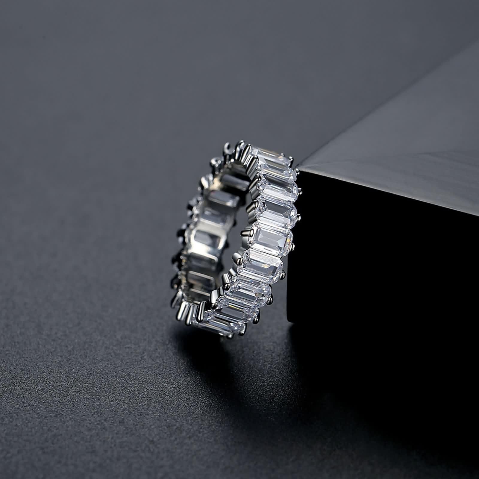 Moissanite pierścionek dla kobiet damskie obrączki ślubne białe złoto 18-karatowy niemetalowy znaczek (tylko moda) prostokąt z cyrkonią sześcienną biały rozmiar H 1/2 moda dla siostry biżuteria na