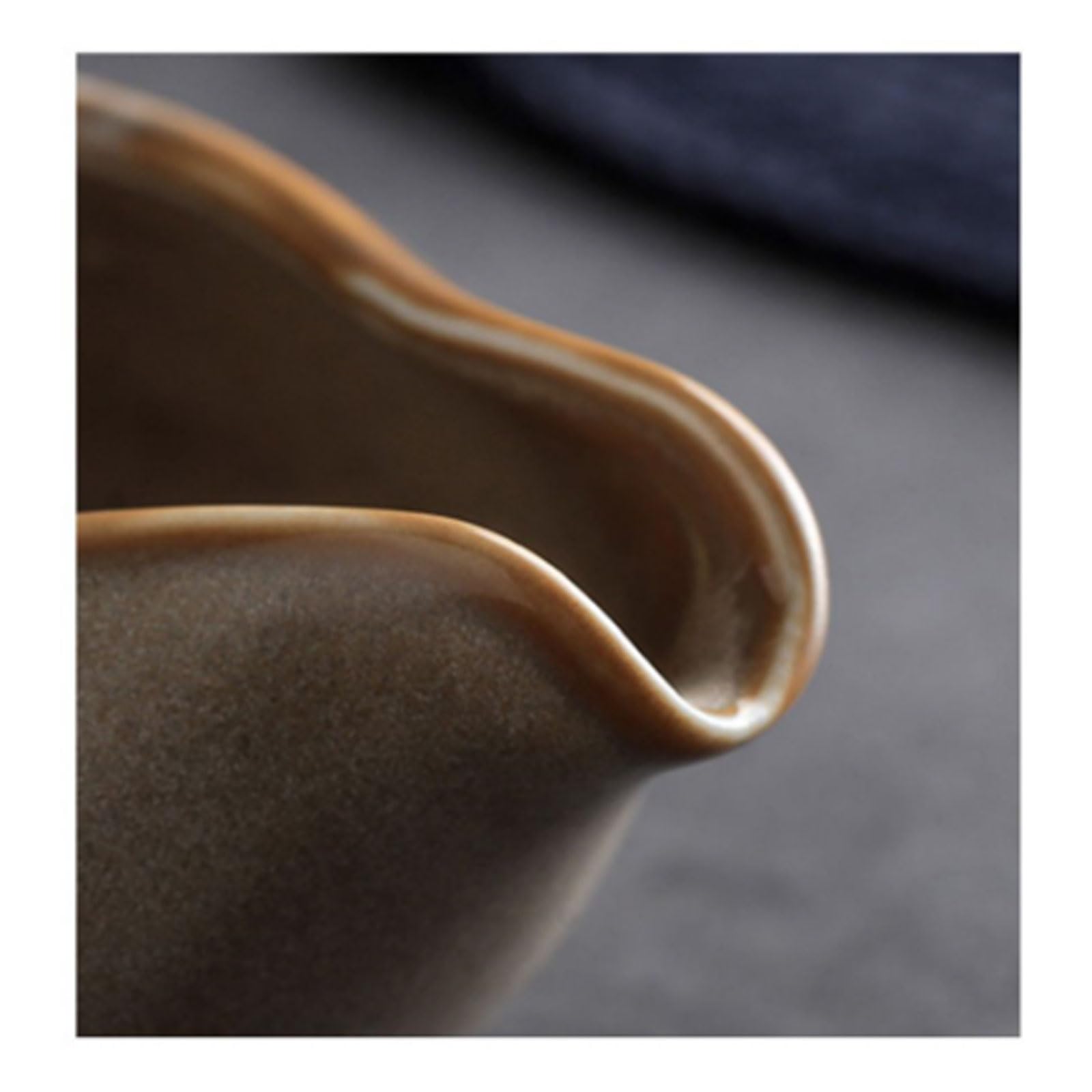Ensemble de 3 pièces en céramique Comprenant Un pichet à Lait, Une saucière, Un Verre à Eau, Un pichet à crème, Un Pot à Sucre et Un Pot à Sauce (100 ML). Pot à Miel Inclus.