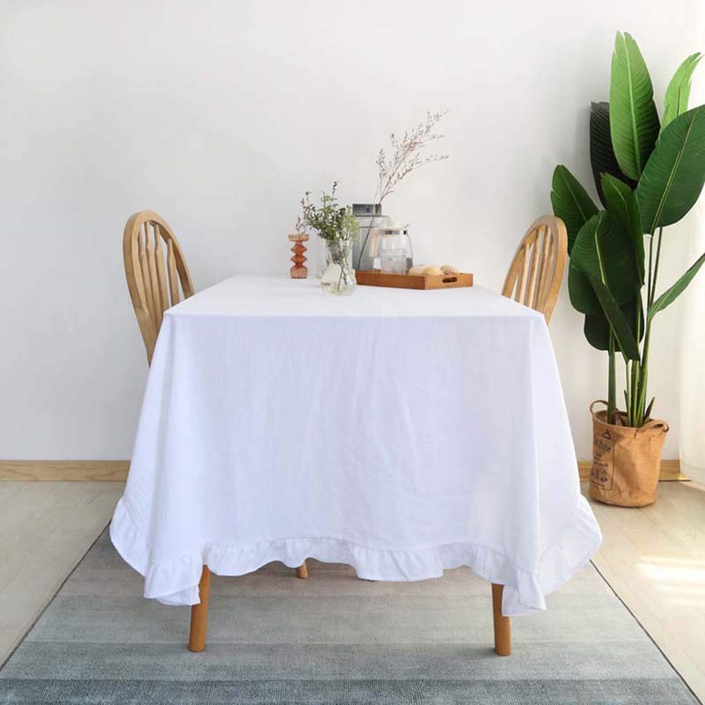 Amazon｜テーブルクロス 白 無地 フリル付き 長方形 140x260