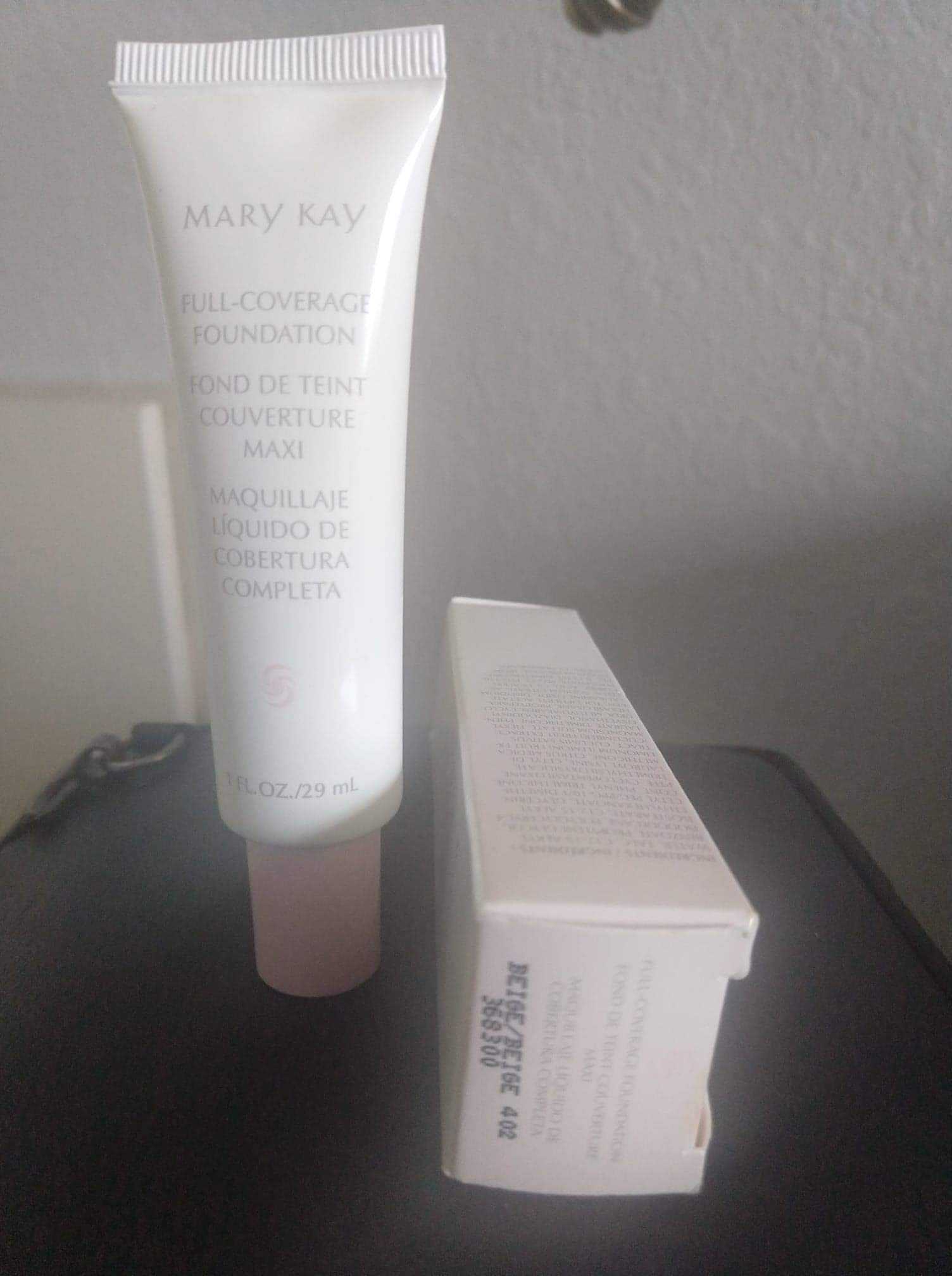 Mary KayFull Coverage Foundation Beige 402