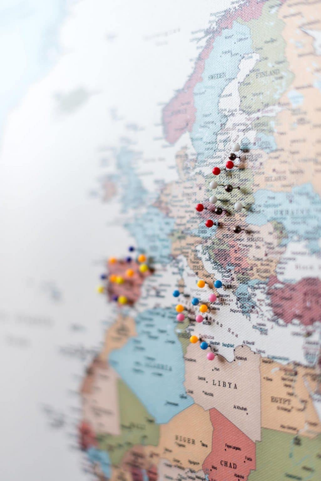 Trip Map Planisfero da Parete - Dettagliato Cartina Geografica Del Mondo con Puntine - Stampa su Tela - Diario di Viaggio - 3 Dimensioni: Media/Grande/Gigante