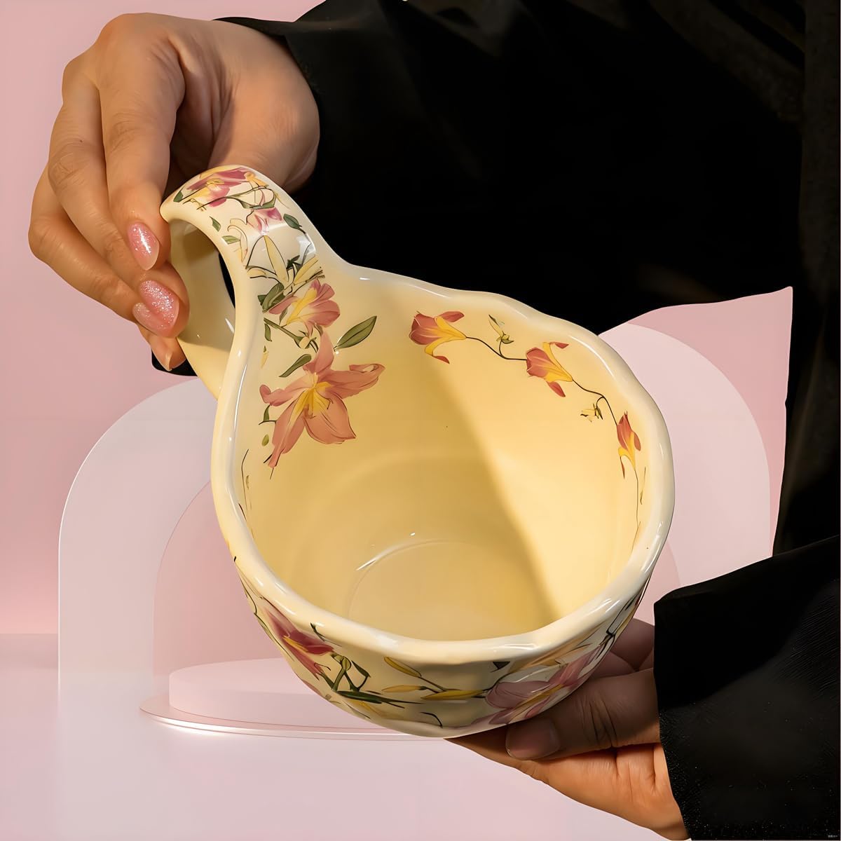 17.64 Oz Microwavable Soup Bowl with Handle, Hand Painted Lily Decor Decorative Soup Bowls with Handles, Ceramic Soup Bowl with Spoon for Holding Fruits Cereal Snack, Chili, Ice Cream, Stew and Salsa