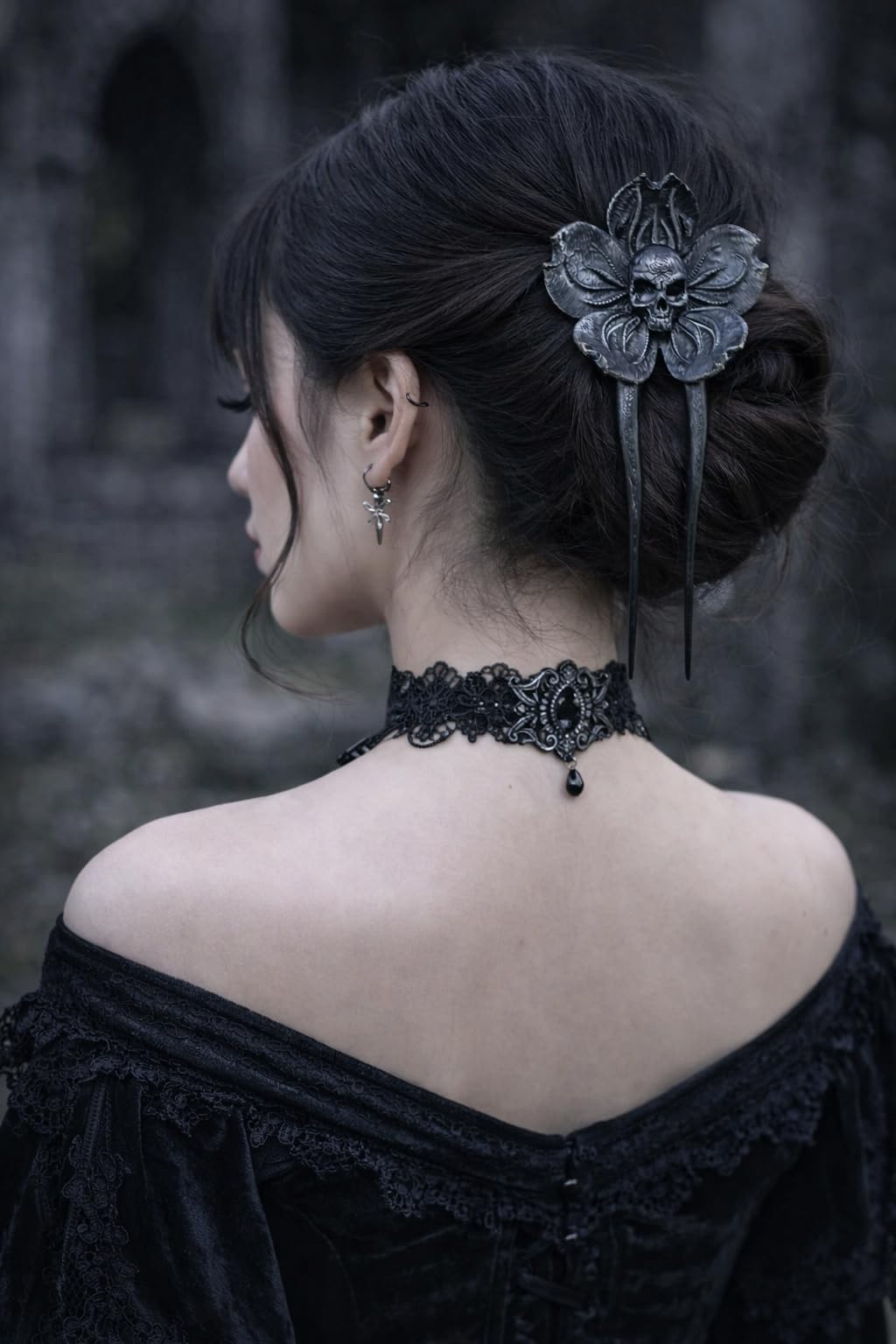 Gotik Kafatası Çiçek Saç Tokası – Siyah Saç Çubuğu, El Yapımı Görünümlü, Kadın & Cosplay & Günlük Kullanım İçin Saç Aksesuarı