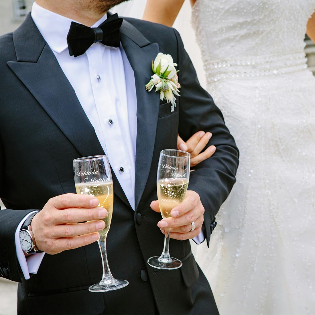 2er Set Sektgläser mit Gravur - Hochzeitsgeschenke für Brautpaare - Gläser für Sekt mit Personalisierung - Geschenkidee zur Hochzeit, Hochzeitsgläser für Paare - Herz mit vielen kleinen Herzen