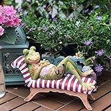 □□ Design-Konzept: Diese exquisite FROG-Figur-Puppengarten-Dekoration-Sammlung auf einem Recliner hat die besten Details und höchste Qualität.Die lebendigen Farben der handgemalten Figur werden in Ihrem Garten auffallen.