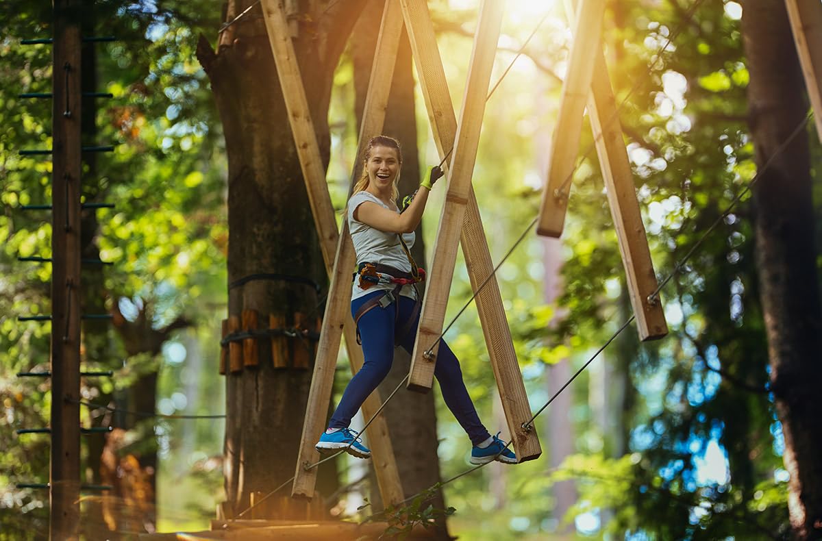 JOCHEN SCHWEIZER Geschenkgutschein: Kletterparcours im Waldseilgarten für 2