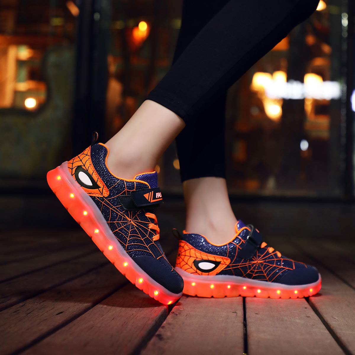 YUNICUS Zapatos deportivos con luz LED y flash con carga USB superior de araña, para niños y niñas, el mejor regalo para cumpleaños, Acción de Gracias, Navidad