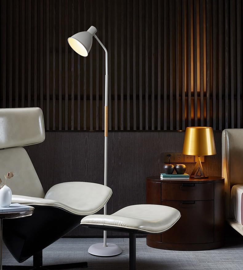 Lampadaire de salon LED avec télécommande pour ajuster la lumière