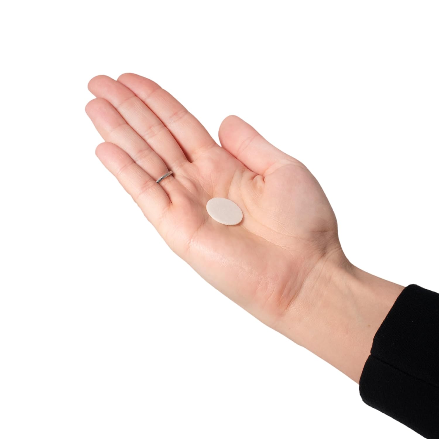 Christian Wolf 7/8" Light Crisp White Hospital Communion Wafer - Perfect for Distribution Round No. 4, Plain - 7/8 Inch 1,000 Count