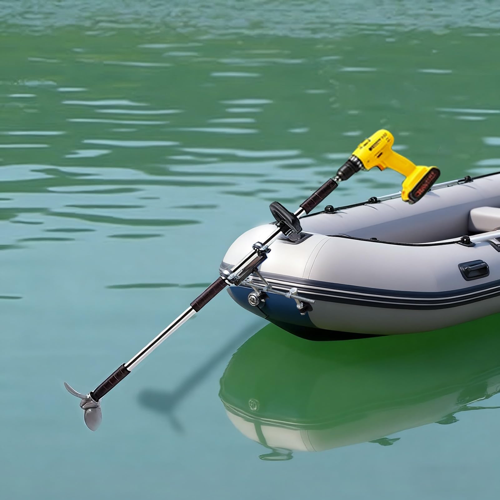 Hélice de moteur de pêche pour kayak idéal pour naviguer sereinement sur les lacs et étangs