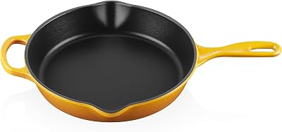 LE CREUSET Signature Hohe Brat- und Servierpfanne aus Gusseisen, für alle Herdarten und Backöfen, 26 cm, 2 Liter, Nectar, 20187266720422