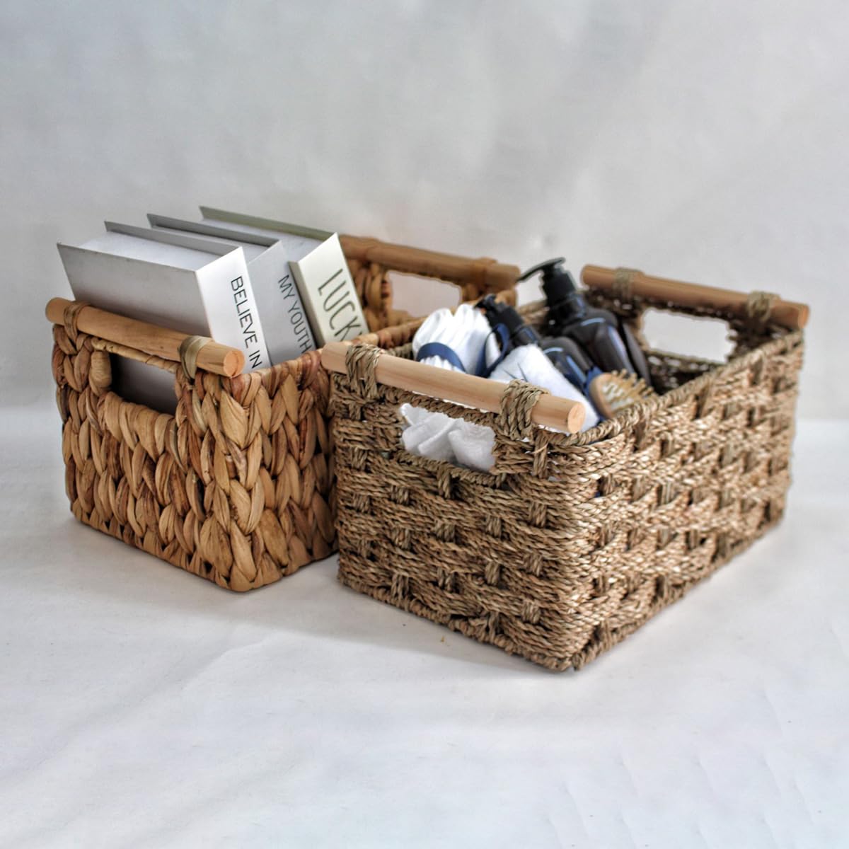 Weidenkorb zur Aufbewahrung Handgeflochtener Rechteck-Eimer aus Natürlichem Rattan mit Hölzernen Griffen Dekorative Regal Körbe für Pantry Badezimmer Regal Veranstalter (Seegras)