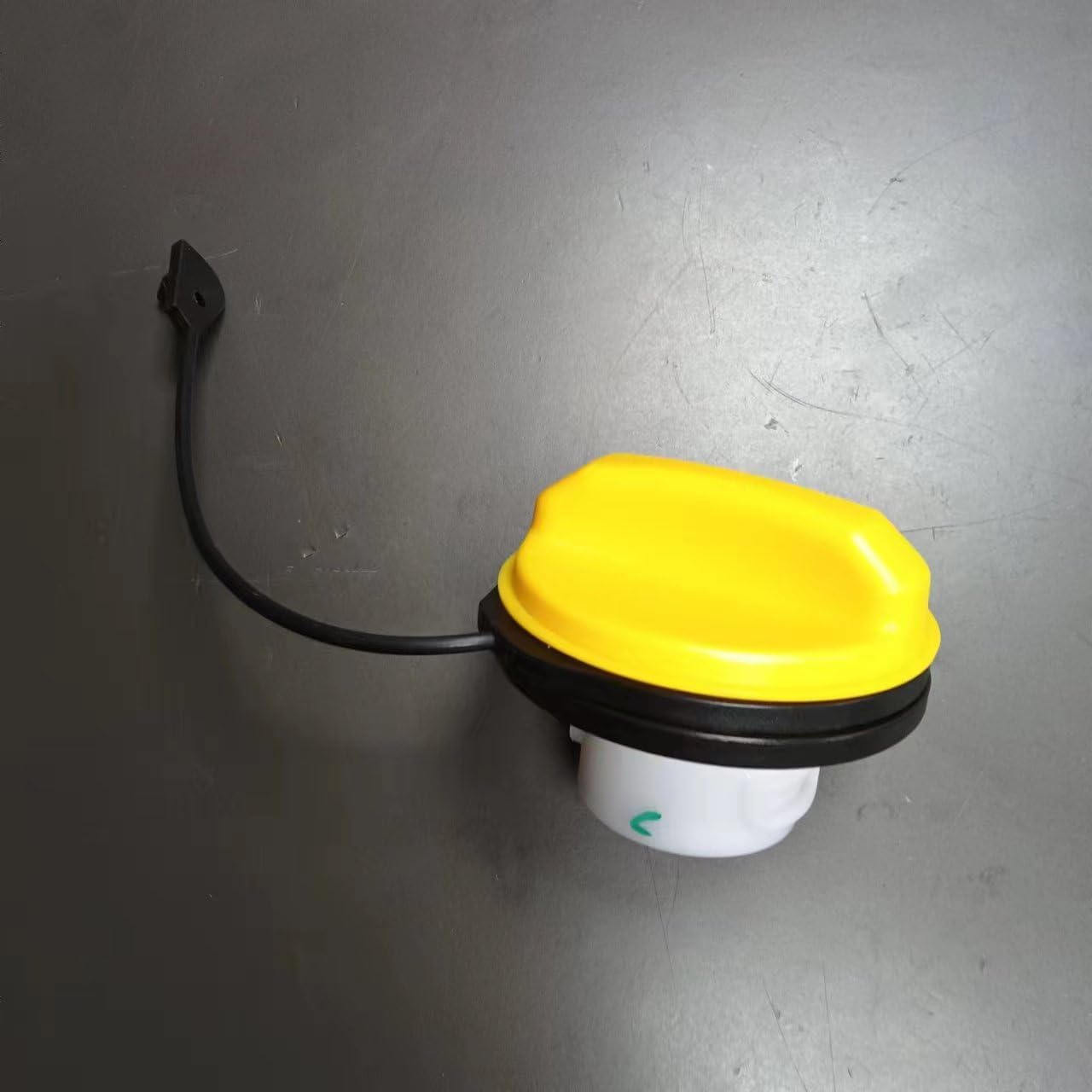 FUEL TANK COVER YELLOW DIESEL LR053666 C2D33851