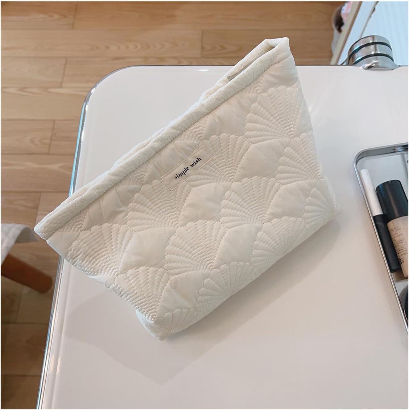 uekeboag White Quilted Cotton Makeup Pouch,Coquette Quilted Toiletry Bag for Women and Girls, Floral Coquette Organizer Bag, Aesthetic Travel Cosmetic Bags(03White Shells) - Image 4