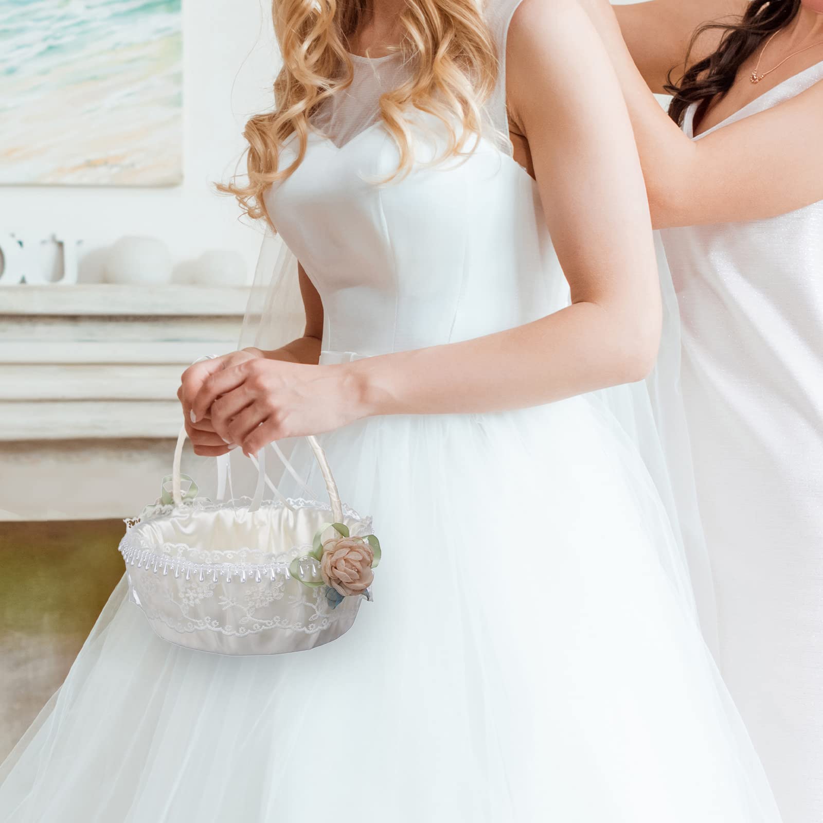 Fofetbfo 2 PCS Flower Girl Baskets for Weddings White Romantic Flower Basket with Bowknot Pearl and Foldable Handle Satin Lace Flower Girl Basket for Wedding Ceremony Party