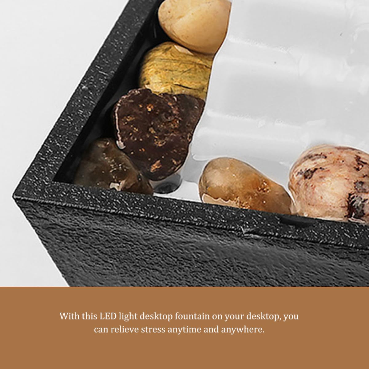 Zerodeko Petite Fontaine D'intérieur Forme Unique en ABS et Galets Zen Éclairage LED Soulagement du Stress Inclus pour Bureau ou Salon de Thé