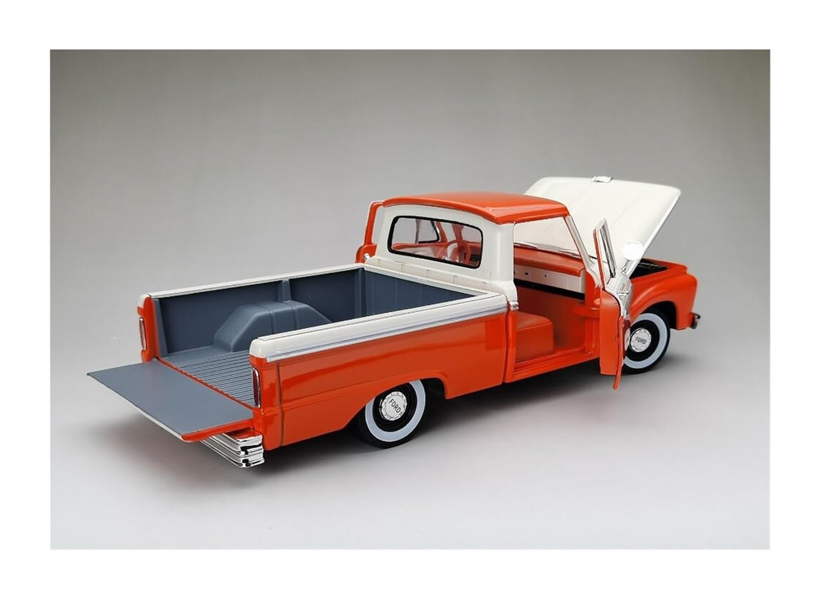 Amazon.co.jp: ダイキャスト合金 1:18 スケール 1965 フォード