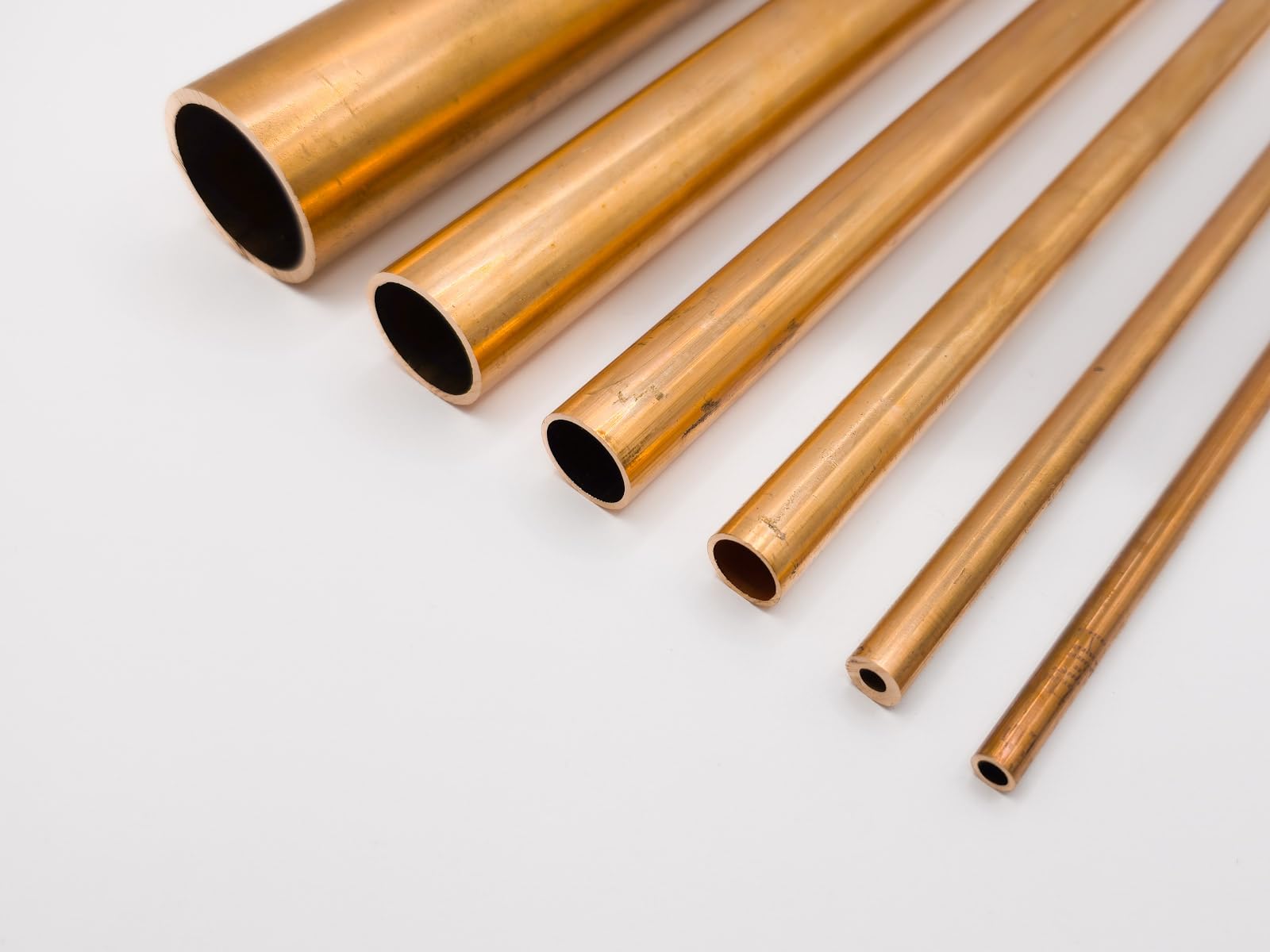 Tubo in rame Cu99,9 DHP rotondo adatto per impianti sanitari, diametro 6-32 mm, spessori 1-2 mm, lunghezza 50-2000 mm, tubo cavo con profilo rotondo, barra (1000 mm = 100 cm, Ø esterno x spessore 12x2