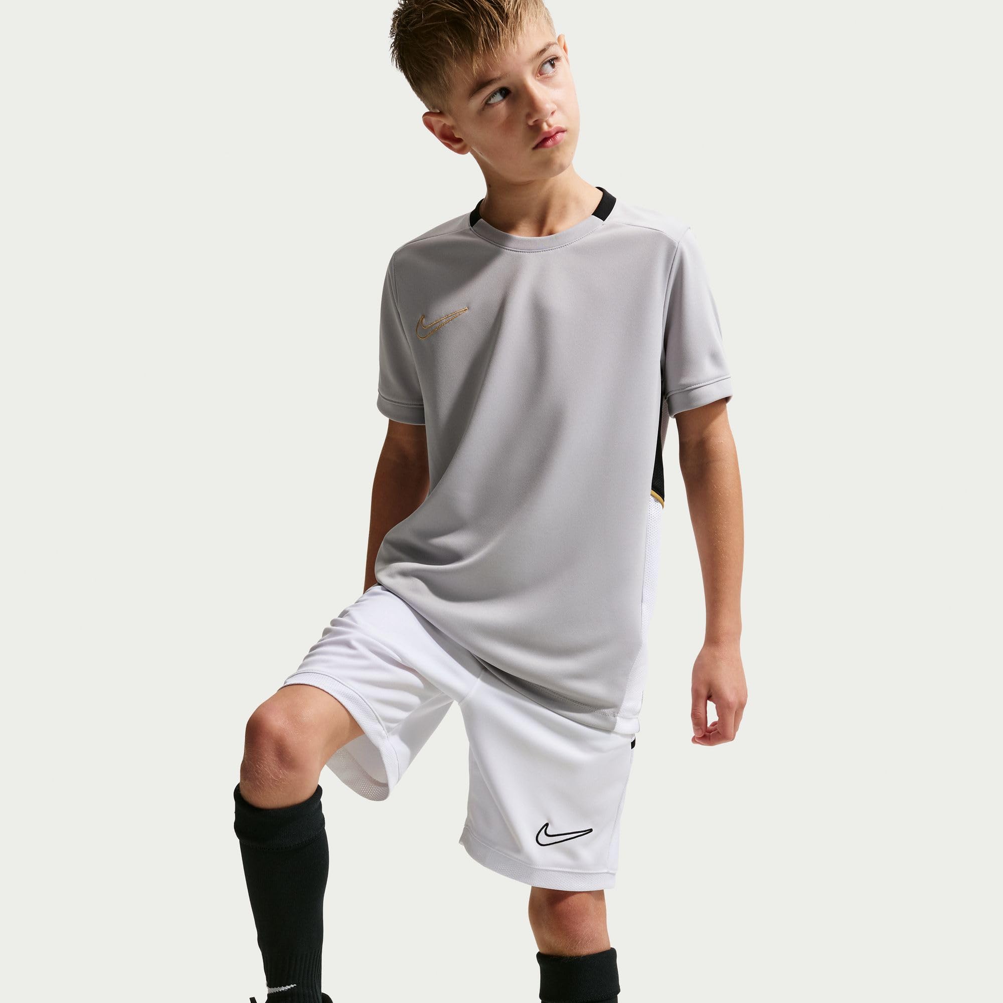 Nike Academy Dri-FIT Fußballshorts (ca. 18 cm) für ältere Kinder, IF2770