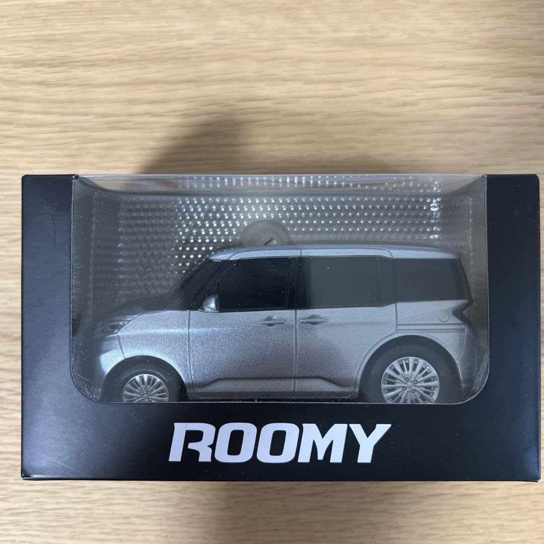 Amazon.co.jp: トヨタ ルーミー ミニカー シルバー : おもちゃ
