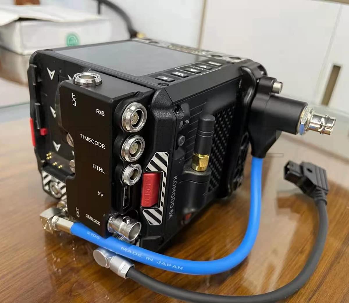 SZRMCC 12G 6G HD SDI zabezpieczenie przed przepięciem przepięciem izolacja kąt prosty BNC męski do żeński kabel wideo do kamery ARRI Alexa RED Komodo Sony-Canon (20 cm)