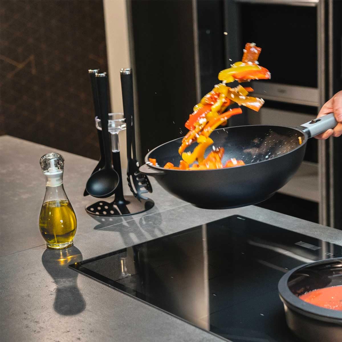 Fratelli Guzzini Padella Antiaderente Wok Saltapasta Cook Space cm 32 con manico estraibile