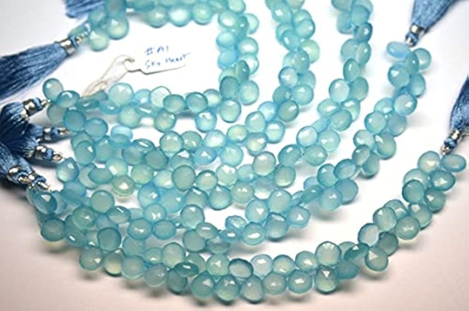 Perles en calcédoine ciel naturelle pour créer vos bijoux d'été bohèmes