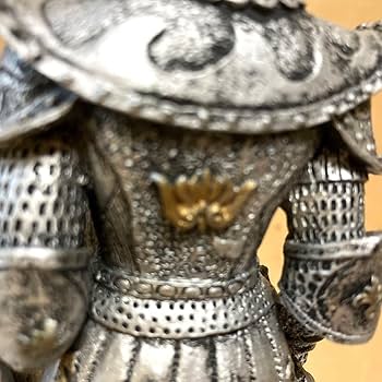 騎士　西洋　甲冑　兜　中世ヨーロッパ　チェコ　プラチスラバ　ピシュチェ城　立像 Amazon.co.jp: 騎士 西洋 甲冑 兜 中世ヨーロッパ チェコ