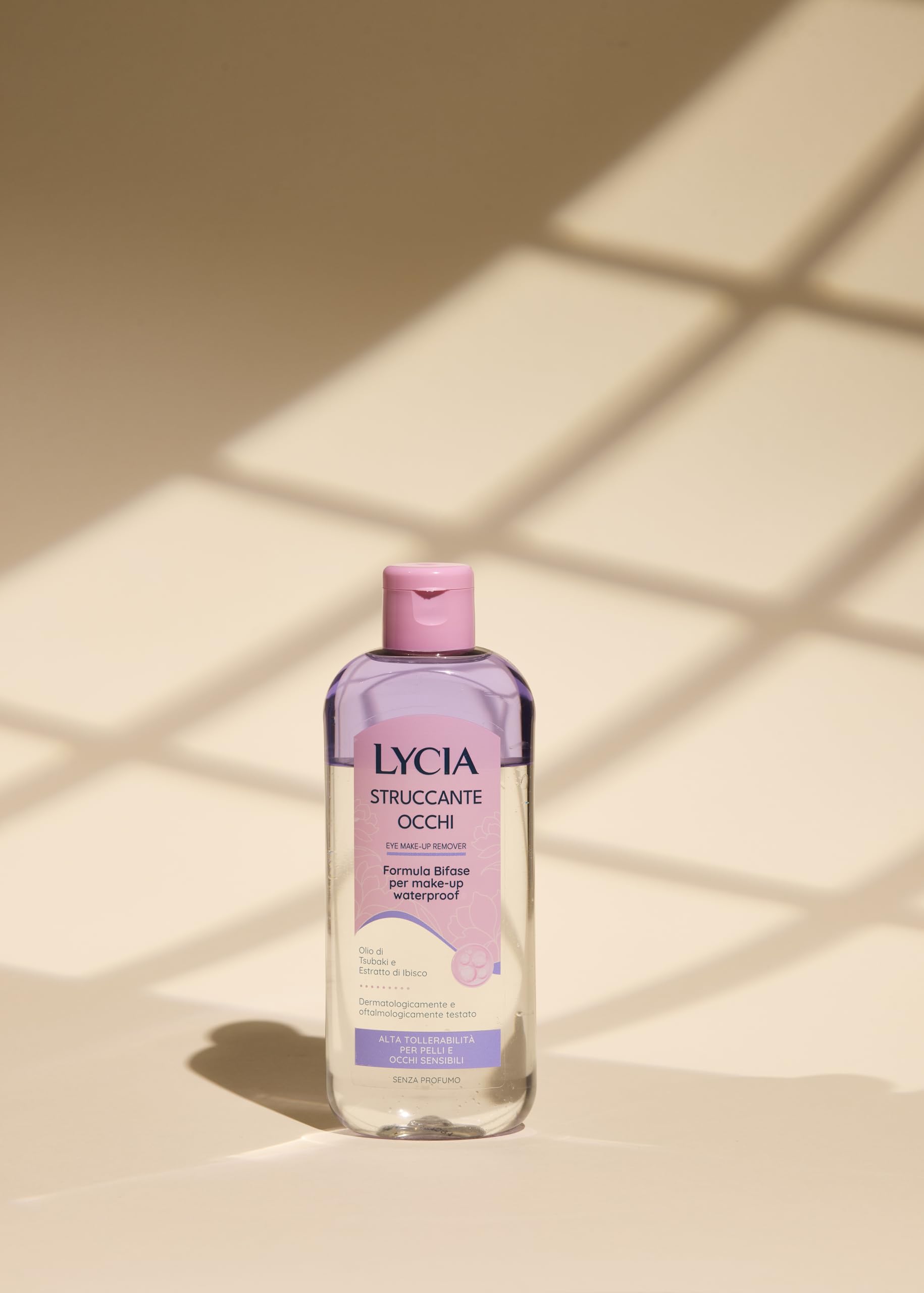 Lycia, Struccante Occhi Bifasico, Struccante per Make Up Waterproof, Formula con Olio di Tsubaki e Estratto di Hibiscus Antiossidante, Non lascia Residui, Senza Risciacquo, 250 ml