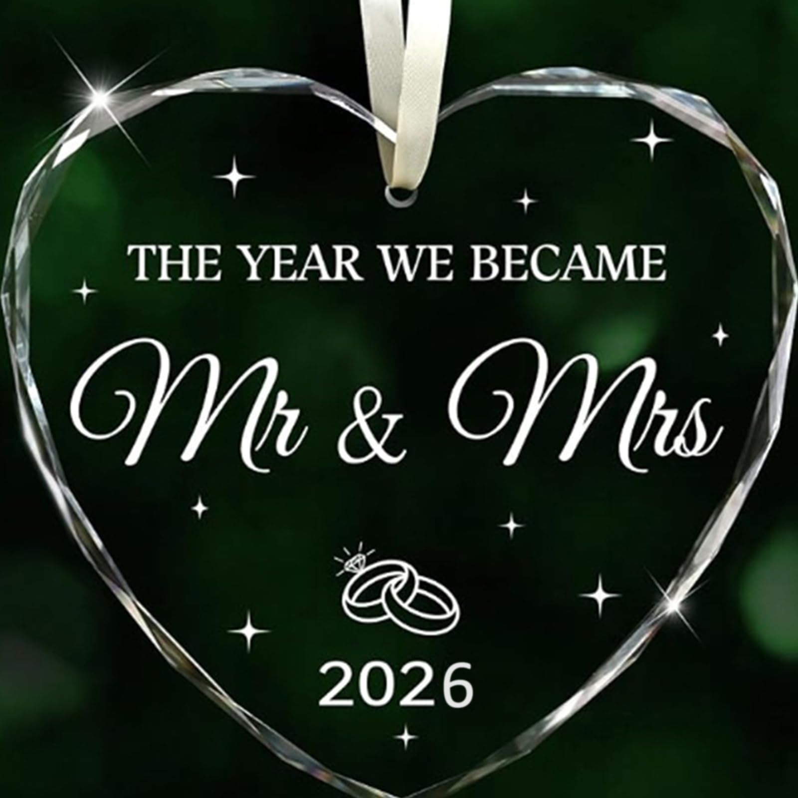 Mr and Mrs Wedding Gift, Heart-Shaped Crystal Glass Wedding Decorations, Exquisite Engagement Gifts for Couples, First Christmas Decoration As Mr and Mrs 2026, Newly Engaged Ornament