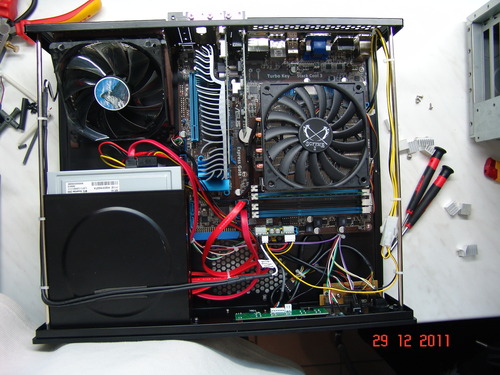 Kleine, effiziente und lautlose Stromversorgung für den HTPC und kompakte Rechner.