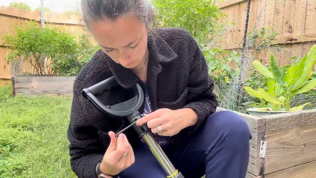 Pala compacta de jardín 31" con mango D-grip miniatura 7
